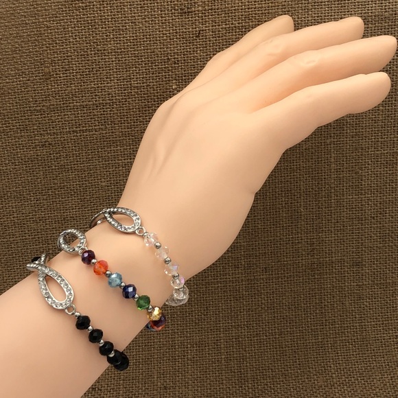 🌼 Rhinestone Infinity Sign Stretch Bracelet - Picture 2 of 3